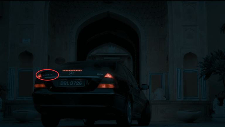 Mercedes Benz E280 CDI keyfob escape scene in Bhooth Bangla